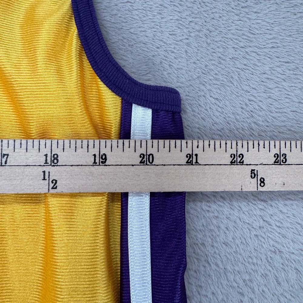 Vintage Los Angeles Lakers Mens Karl Malone 11 Jersey Large Yellow Preowned